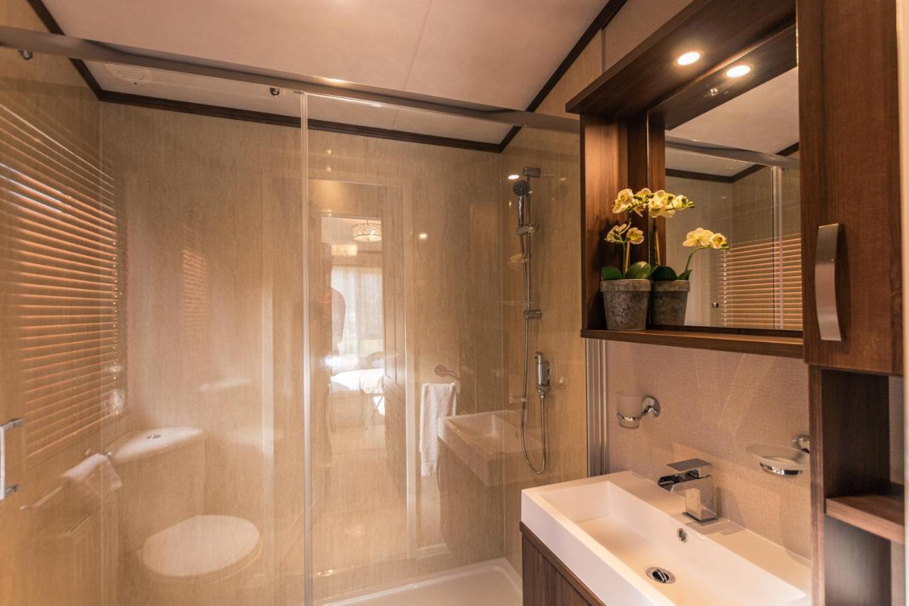 יורק Sutton Lodge With Hot Tub מראה חיצוני תמונה